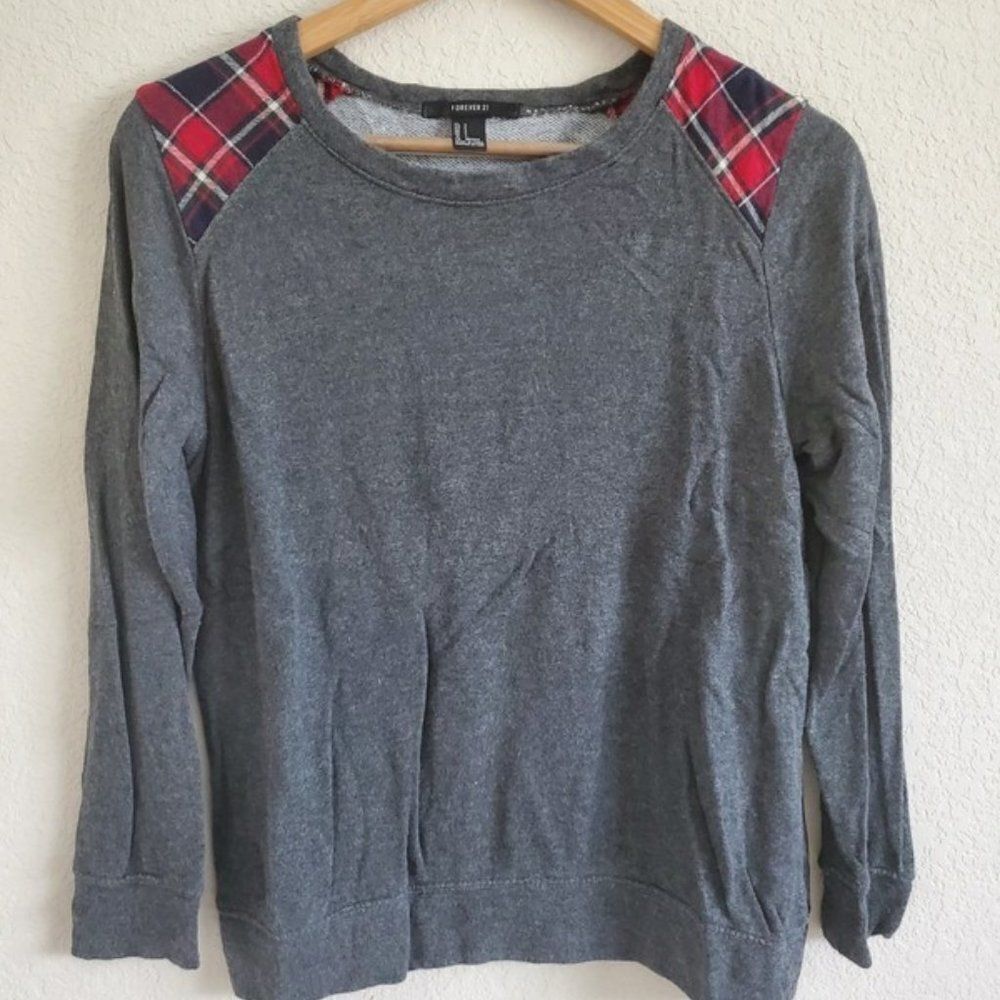Forever 21 Plaid‎ patch shoulder sweater S